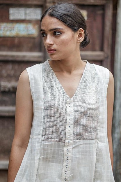 Nirali' White V neck long cotton kurta