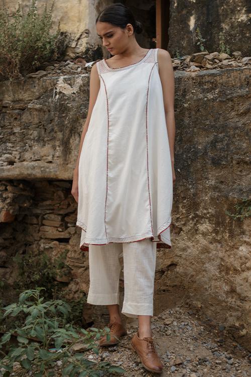 Biri' White boat neck cut slv cotton kurta