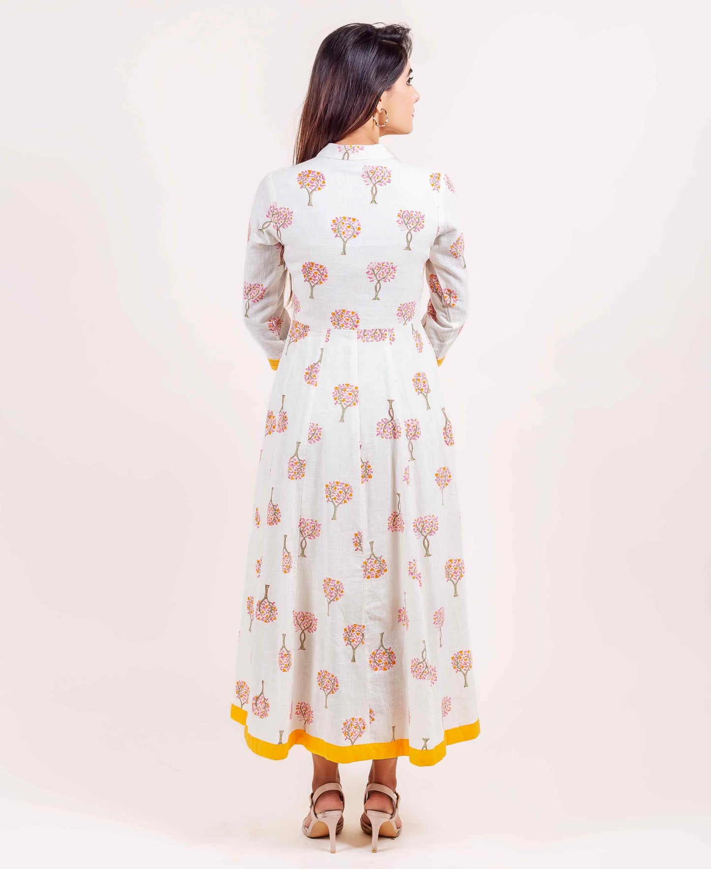 White and Yellow Hand Block Printed Cotton Kurta with Detailed Neckline
