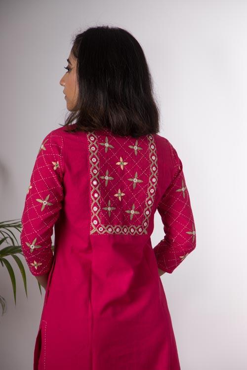 Dholamaru' Hand Embroidered Cotton Kurta Pant Set (2Piece Set)