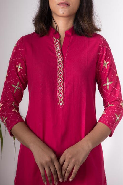 Dholamaru' Hand Embroidered Cotton Kurta Pant Set (2Piece Set)