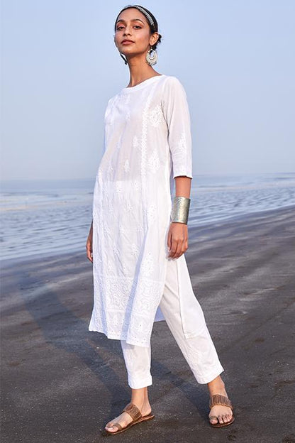 Saahibah' Pure Cotton Chikankari Embroidered Kurta Pant Dupatta Set