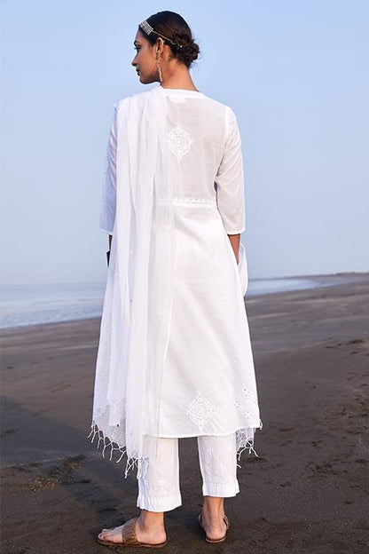 Gazal' Pure Cotton Chikankari Embroidered Kurta Pant Dupatta Set