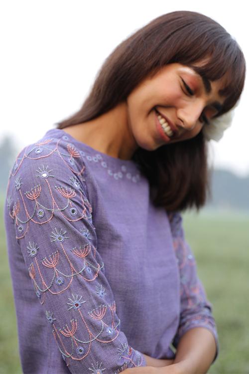 Lyana' Embroidered Cotton Handloom Kurta