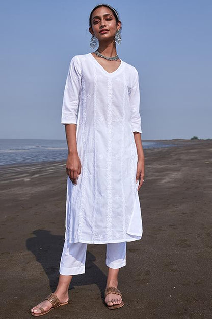 Aysa' Pure Cotton Chikankari Embroidered Long Kurta