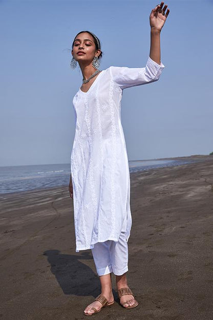 Aysa' Pure Cotton Chikankari Embroidered Long Kurta