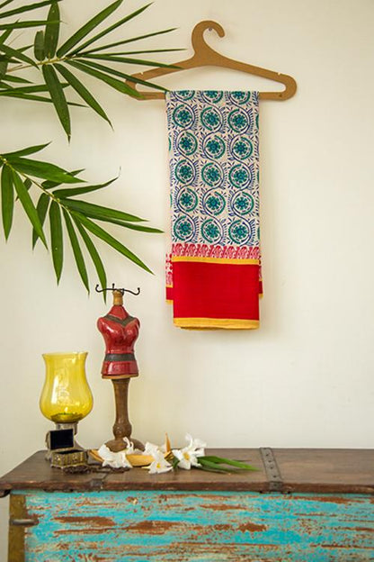 Moya-LAAL PAAD JARI/JAAL BUTA Saree