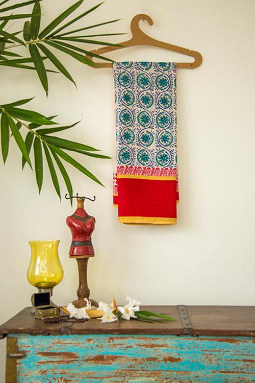 Moya-LAAL PAAD JARI/JAAL BUTA Saree