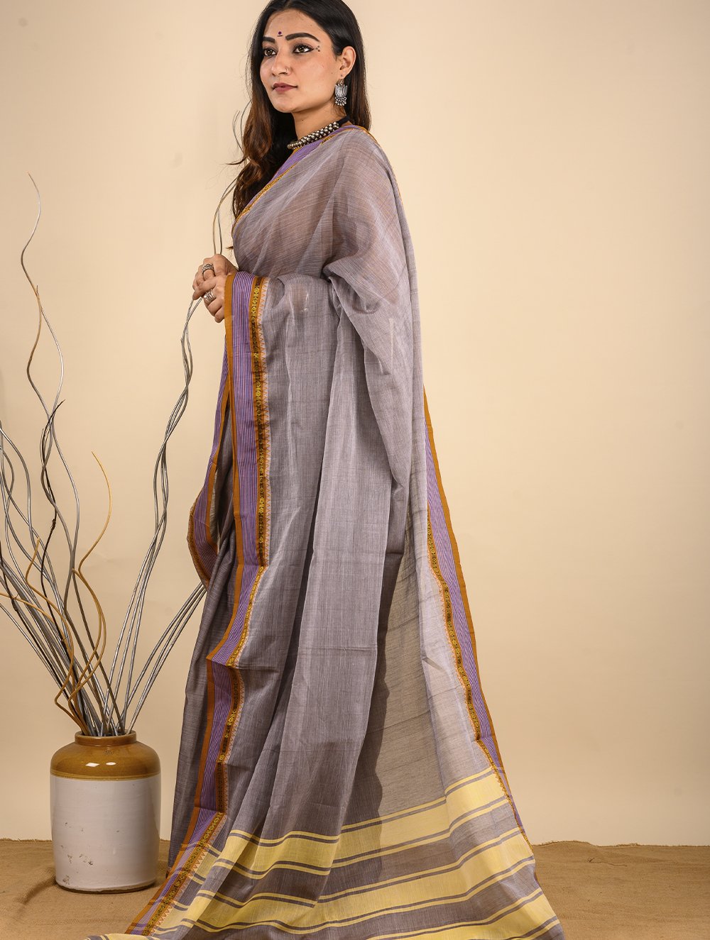 Light & Elegant. The Handwoven Cotton Nagpuri Saree - Soft Grey