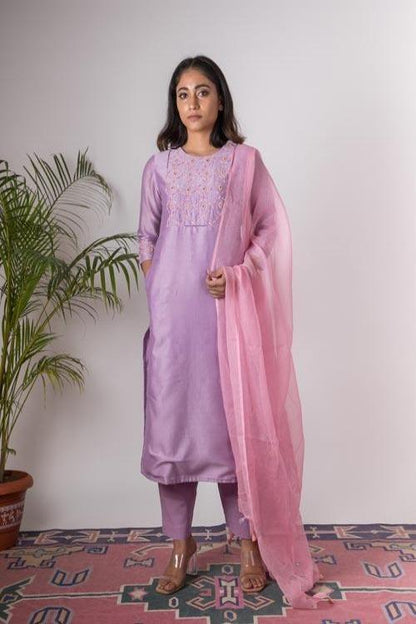 Orchid 'Hand Embroidered lilac chanderi kurta . 2pc set (kurta and dupatta)