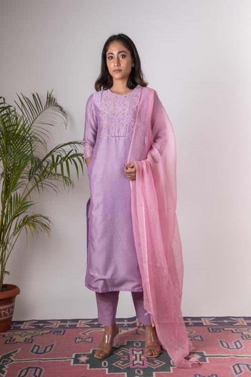 Orchid 'Hand Embroidered lilac chanderi kurta . 2pc set (kurta and dupatta)
