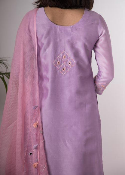 Orchid 'Hand Embroidered lilac chanderi kurta . 2pc set (kurta and dupatta)