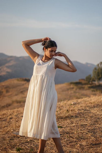 Kora Flaired Cutwork Kediya Kurta - Off White