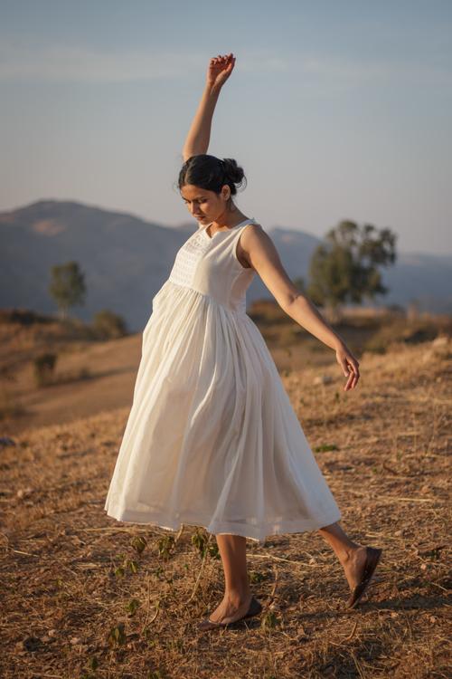 Kora Flaired Cutwork Kediya Kurta - Off White