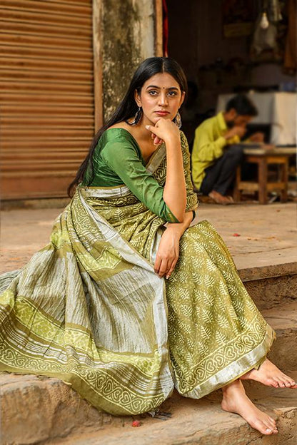 Princess: Kashish Dabu Handblock Print Cotton Slub Saree