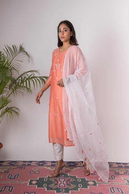 Tulip'Hand Embroidered Salmon chanderi kurta . 2pc set (kurta and dupatta)