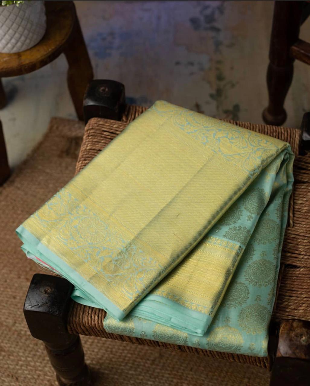 Valiba Sky-Gold  Beautiful Rich Pallu And Jacquard Saree