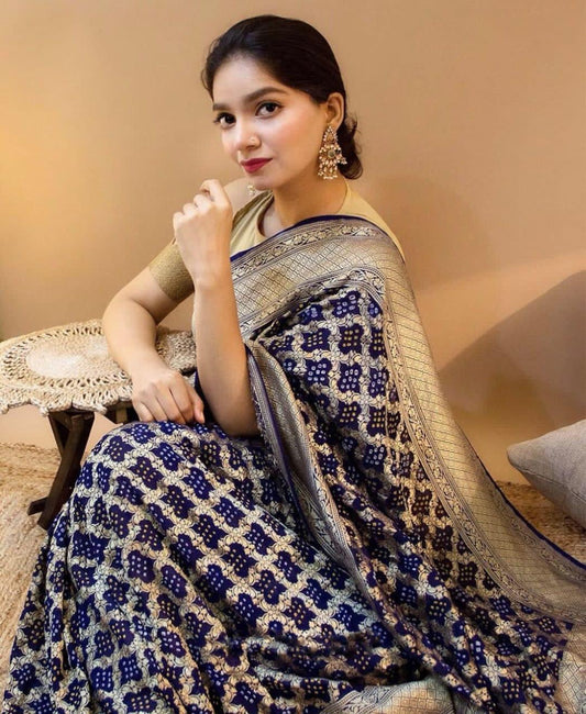 Present Beautiful Rich Pallu & Jacquard Work On All Over The Saree