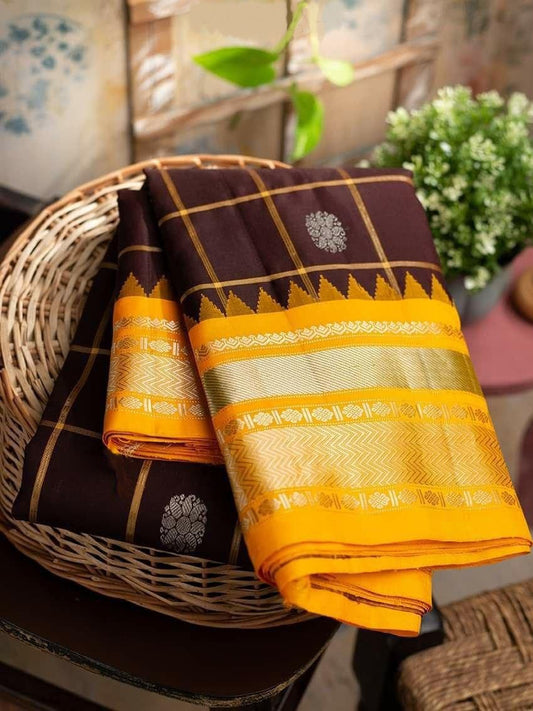 Beautiful Rich Pallu & Jacquard Work On All Over The Saree