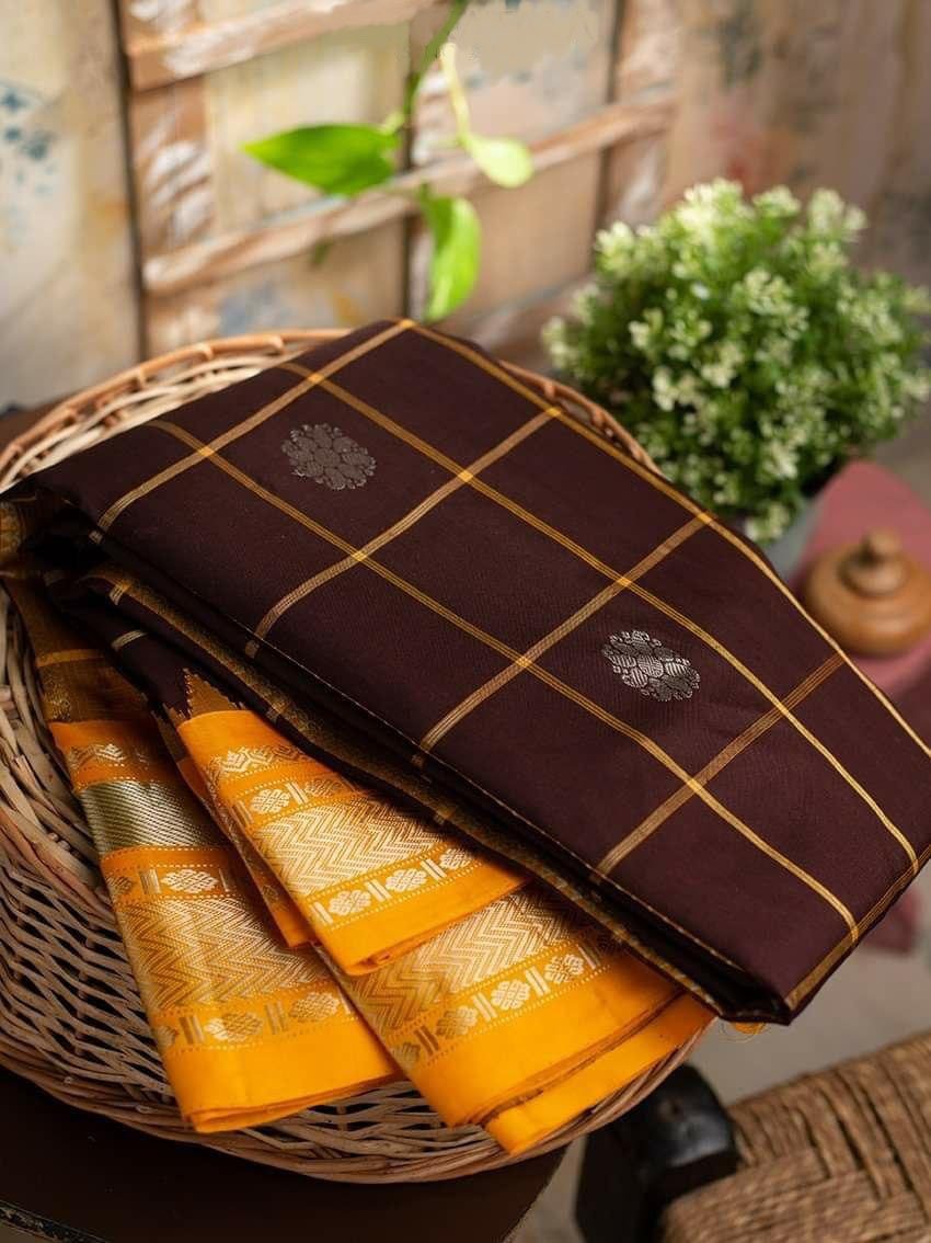 Beautiful Rich Pallu & Jacquard Work On All Over The Saree