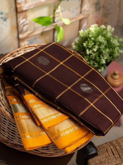 Beautiful Rich Pallu & Jacquard Work On All Over The Saree