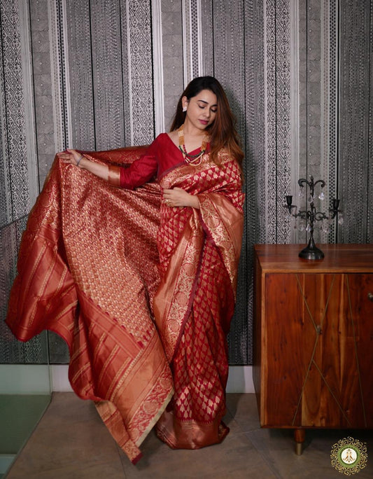 Valiba Panchi Red Beautiful Rich Pallu And Jacquard Saree