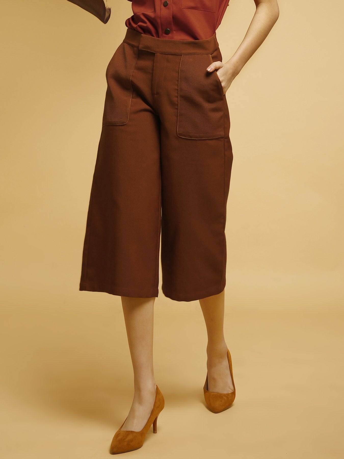 High Waist Short Culottes With Functional Pockets - Rust