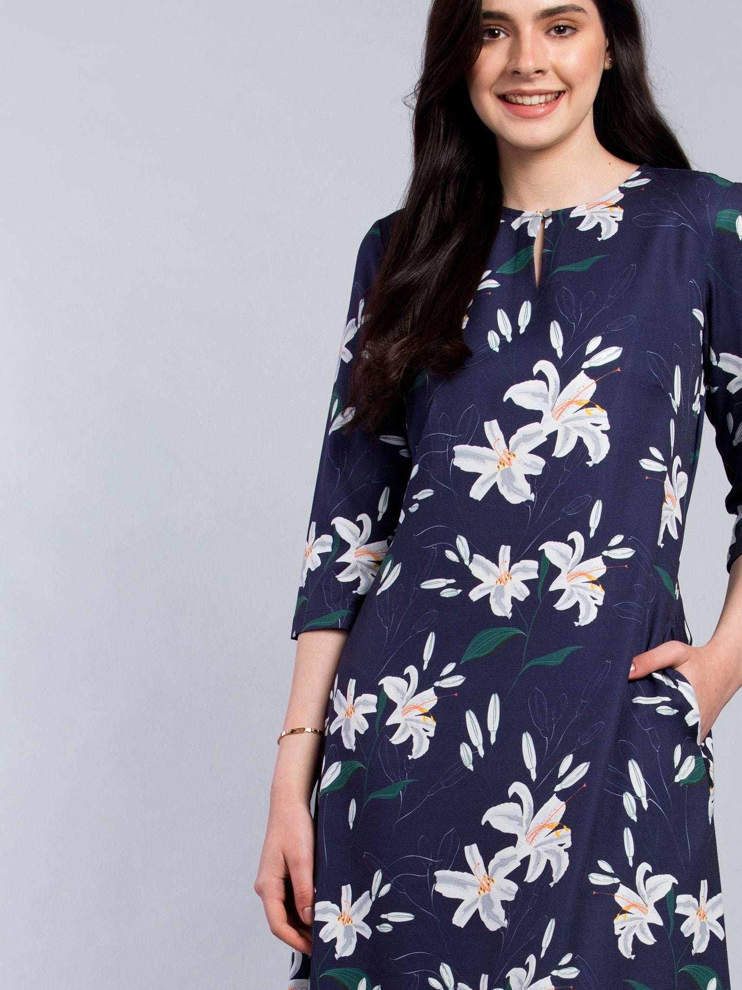 Keyhole Neck Floral Midi Dress - Blue and White