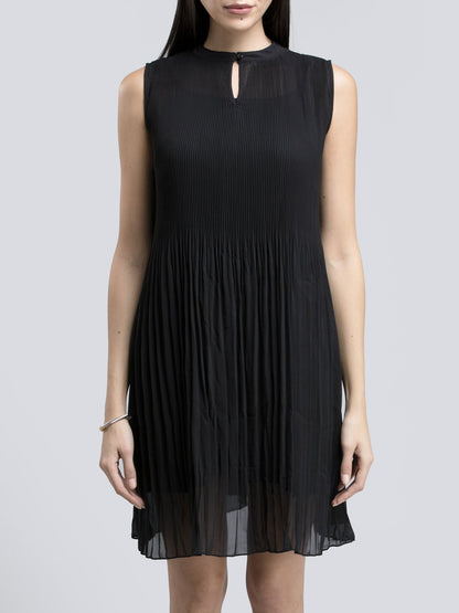 Keyhole Neck Pleated A Line Dress - Black