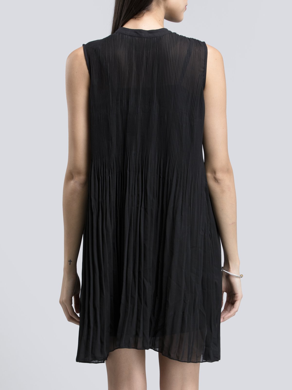 Keyhole Neck Pleated A Line Dress - Black