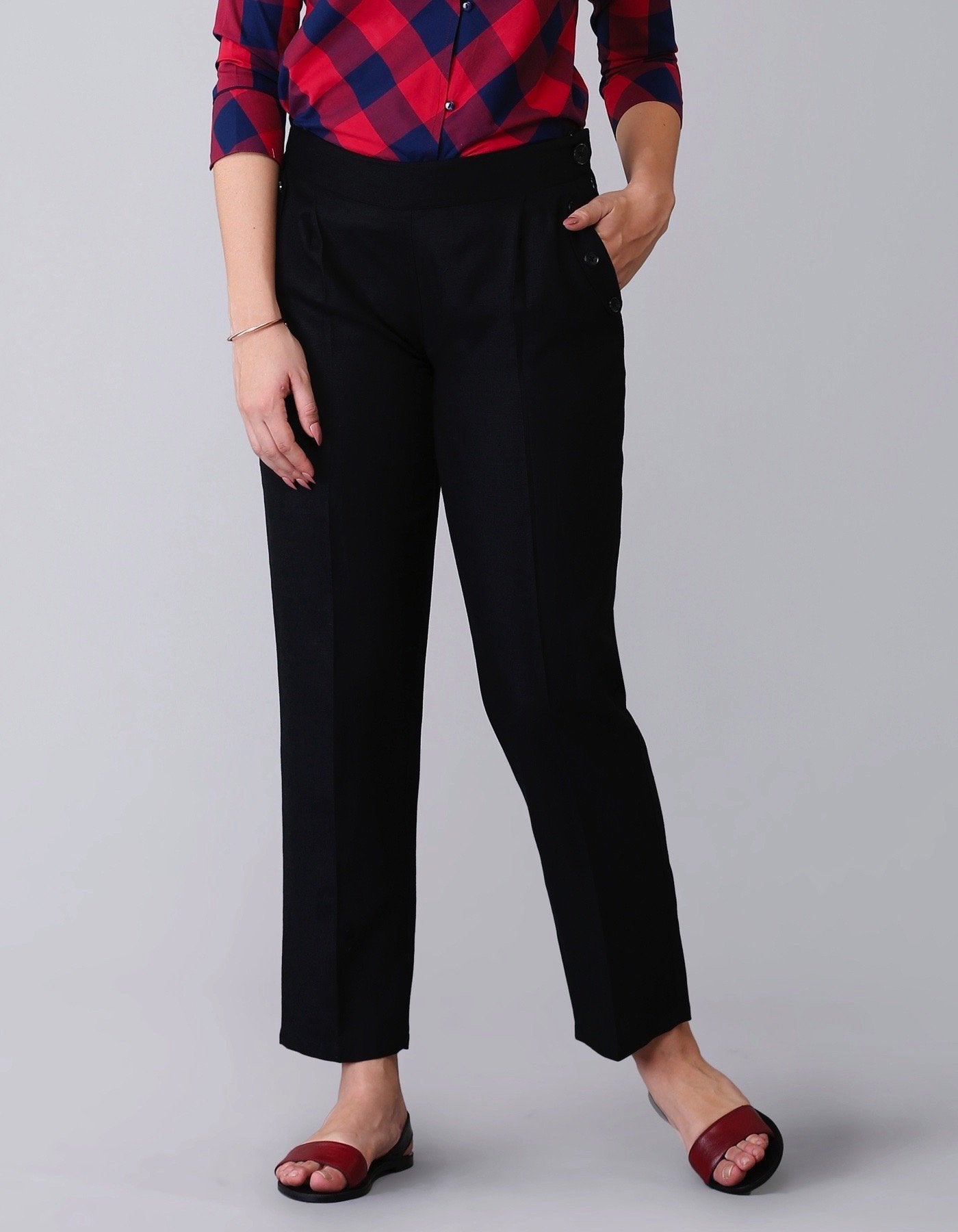 Pleated Cropped Pants - Black