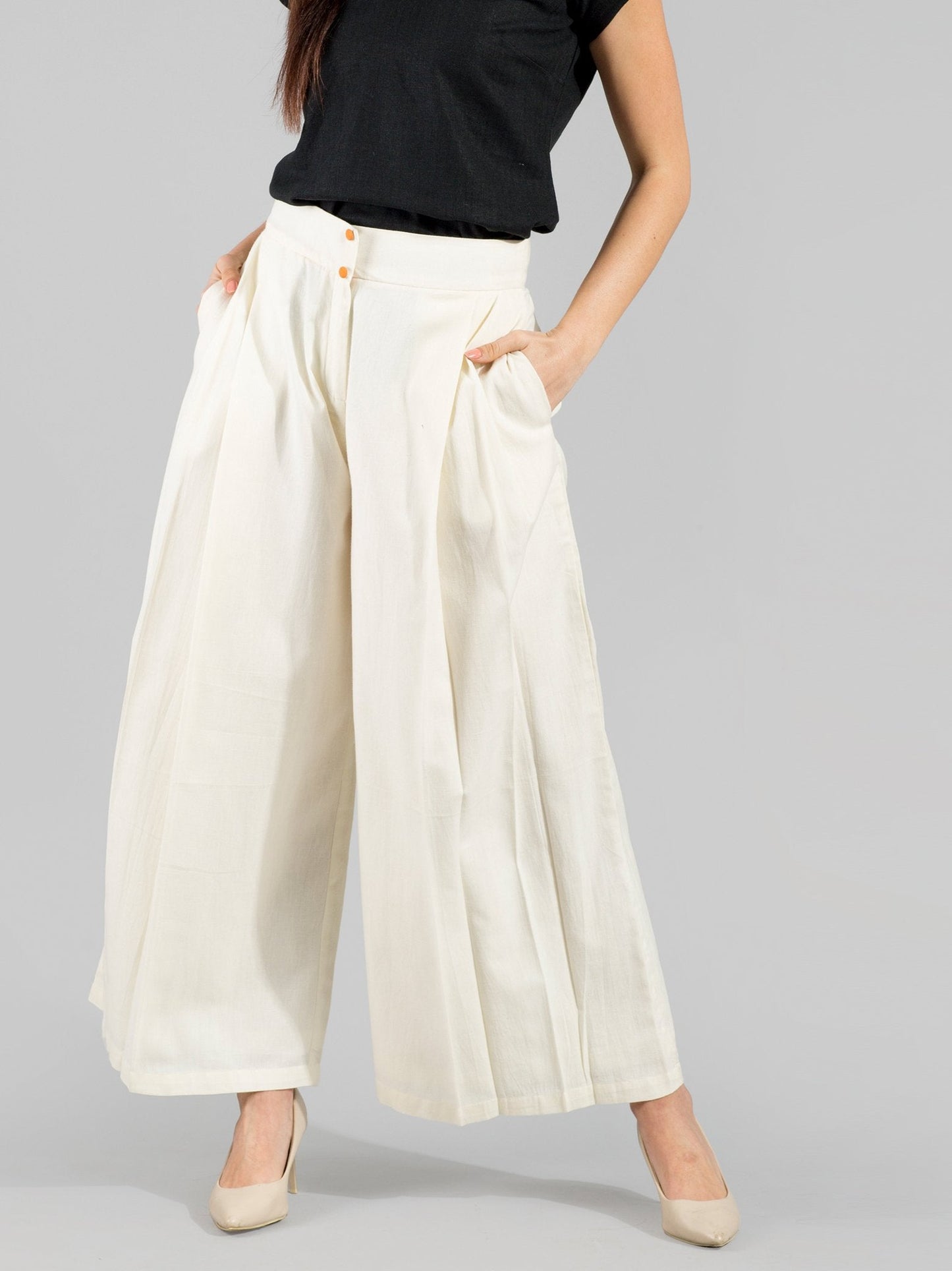 Pleated Wide Legged Pants - Ivory