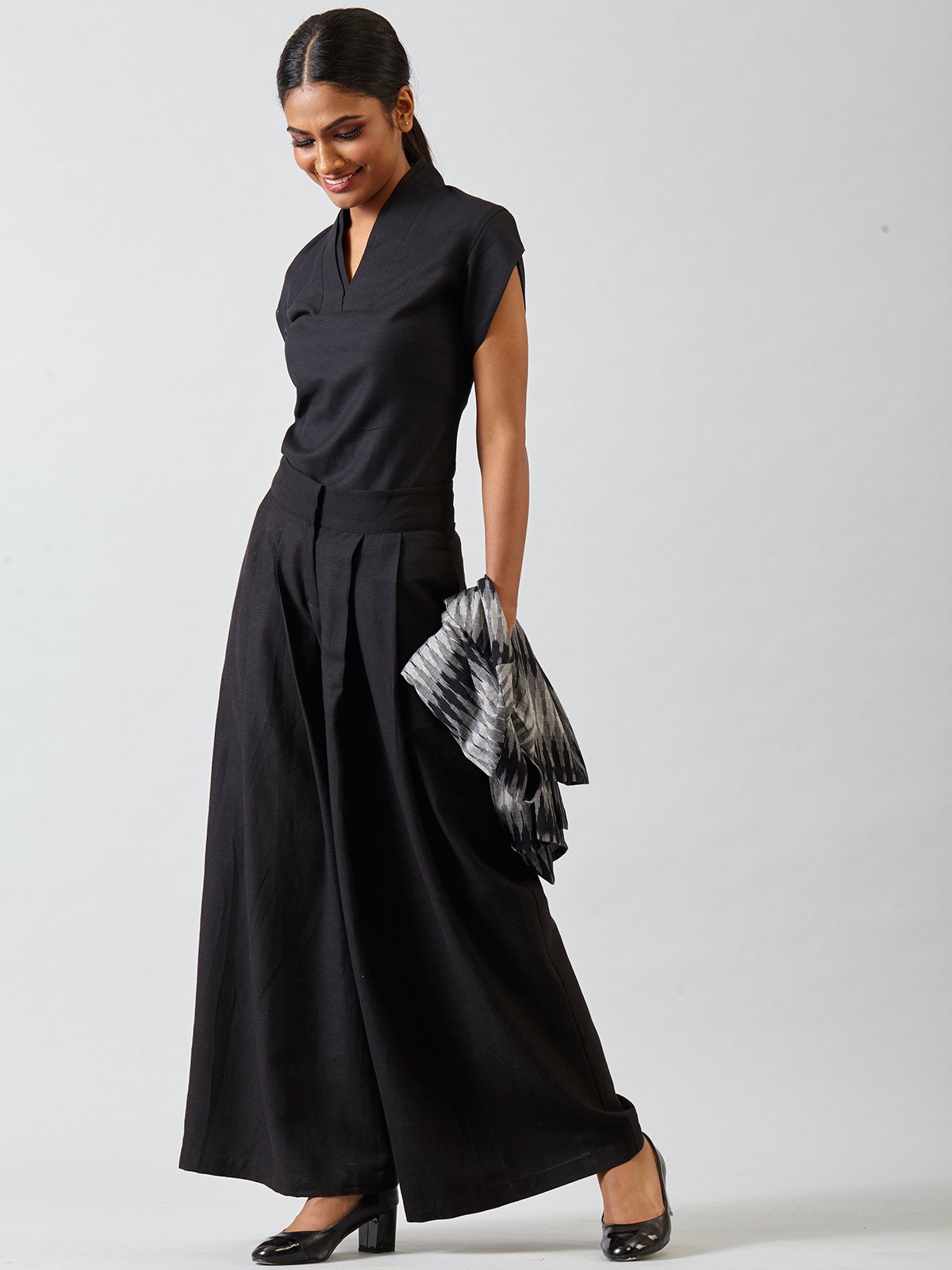 Pleated Wide Leg Pants - Black